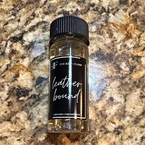 Flicker & flame Leather Bound Diffuser oil